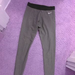 Gray Nike leggings spandex